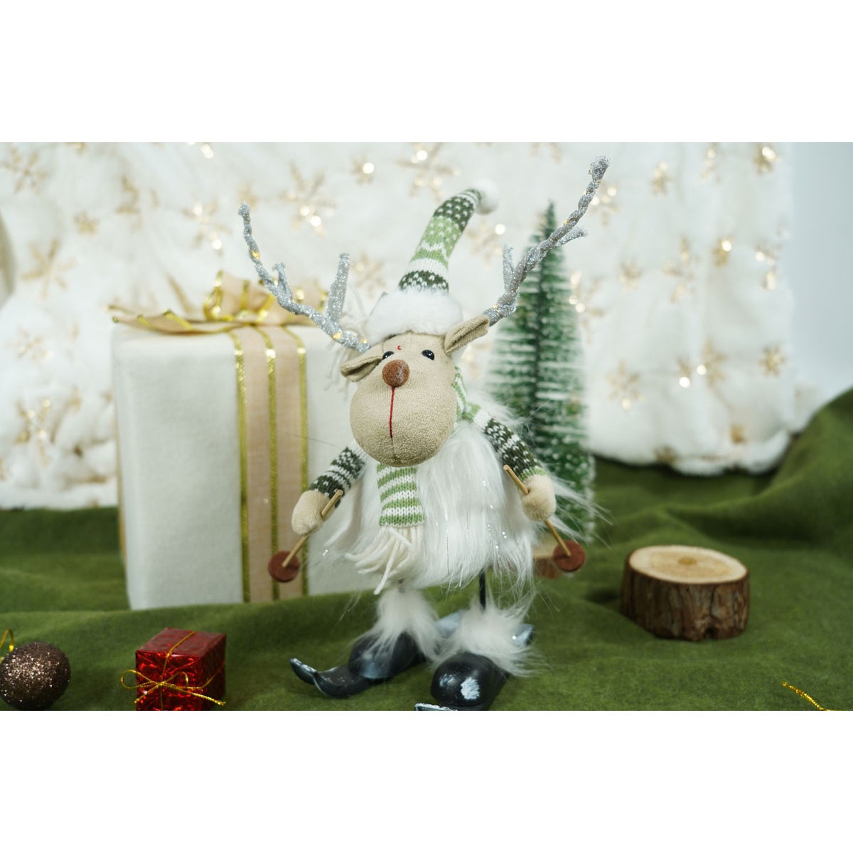 Decoratiune De Craciun Ren Pe Schiuri Cu Arc Miscare, Figurina Festiva, Material Textil Moale, Alb/Verde, 33 cm