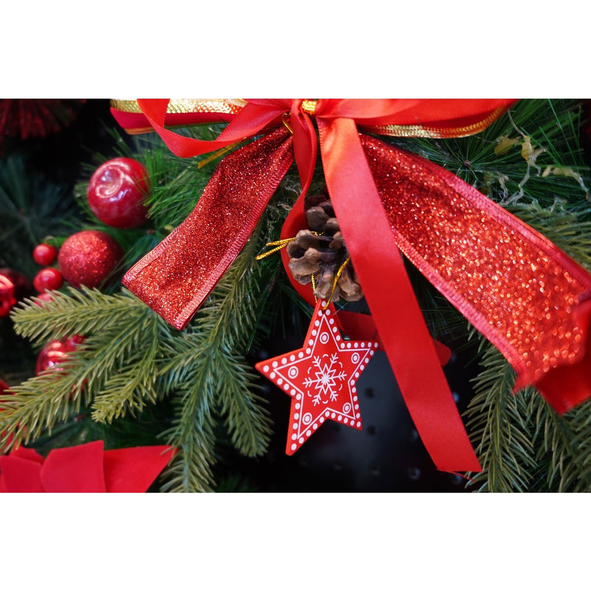 Ornament De Brad Stea, Decoratiune De Craciun Cu Agatatoare, Lemn, Rosu, 8 x 8 cm
