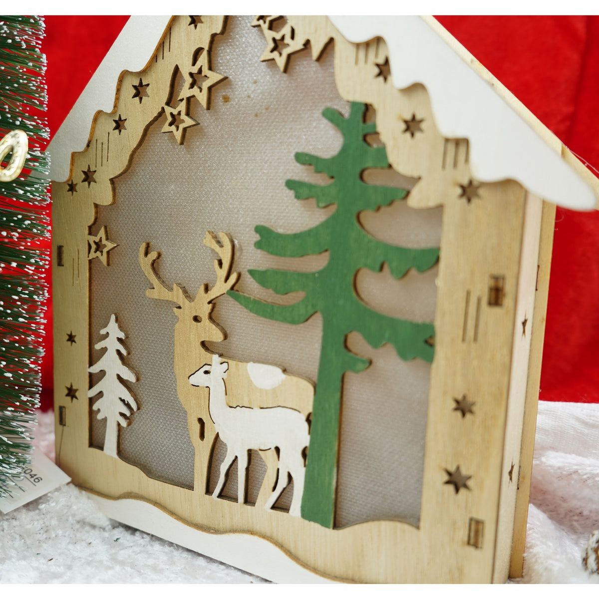 Decoratiune Craciun Casuta cu Reni, Figurina Luminoasa din Lemn, Ornament Festiv pentru Interior si Exterior, Maro, 18 x 5 x 21 cm