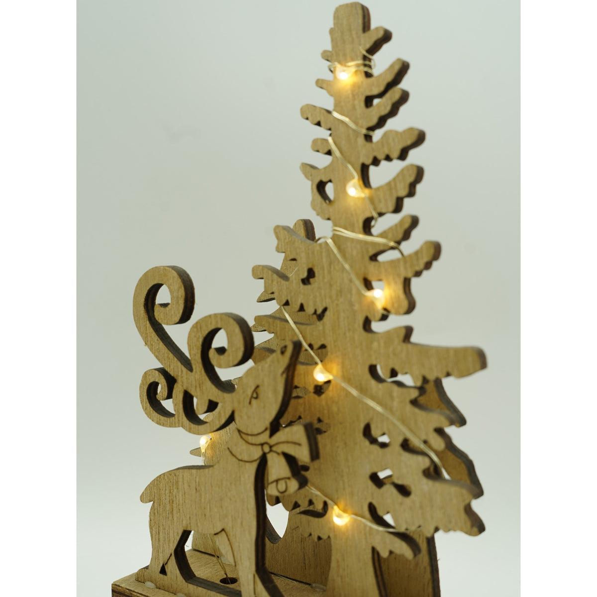Decoratiune Luminoasa de Craciun, Peisaj de Iarna cu Cerb si Brad, Lemn Natural, 11 x 5 x 19 cm, Maro