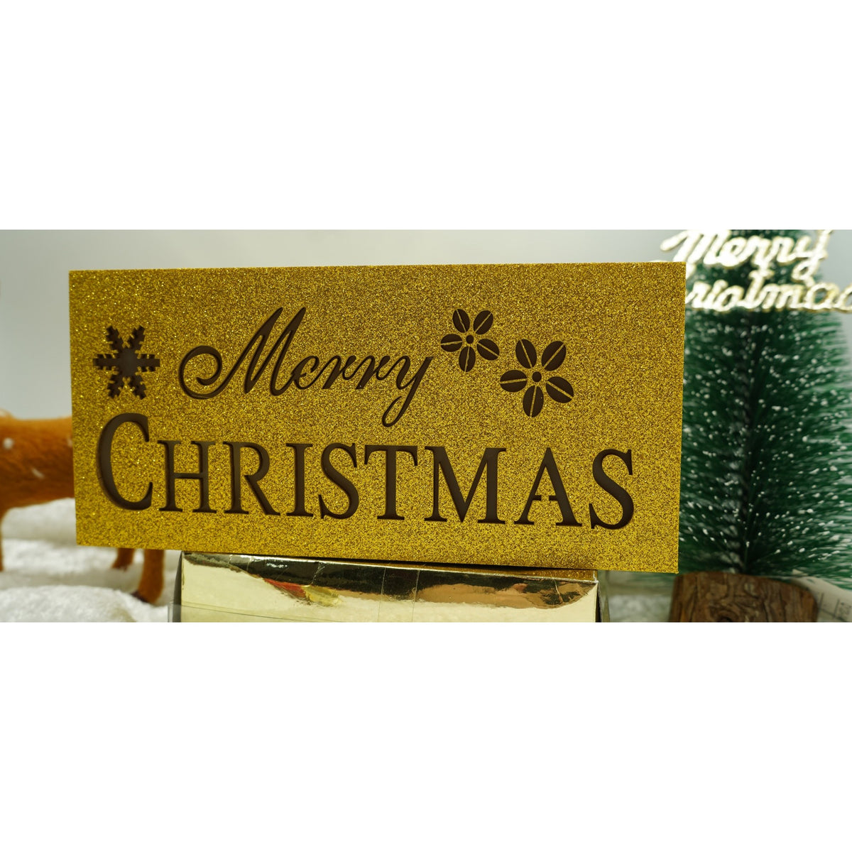 Decoratiune Luminoasa Merry Christmas, Ornament de Craciun cu Mesaj Festiv, Lemn cu LED, Galben, 19 x 9 x 4 cm