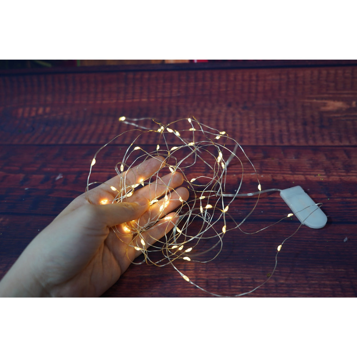 Instalatie Craciun Liniara cu 30 LED-uri, Functie Flash si Fir Cupru Modelabil, Alimentare 3 Baterii AG13, Protectie IP20, 3 m, Alb Cald