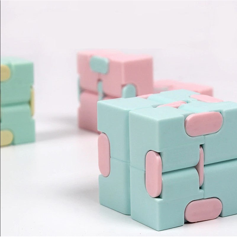 G-Mark Cub Antistres Infinity Magic Cube, Fidget Toy Relaxant, Plastic ABS, Albastru/Roz, 4x4x4 cm