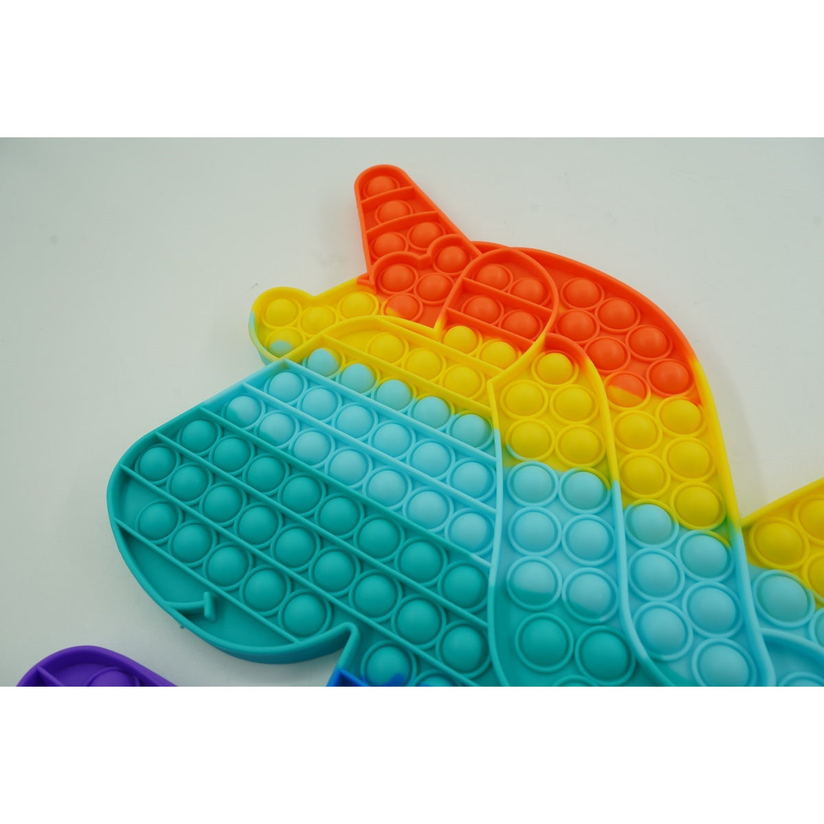 Jucarie Antistres Pop It Now and Flip It, Model Unicorn cu Aripi, Silicon Flexibil, Design Multicolor, 1 Bucata