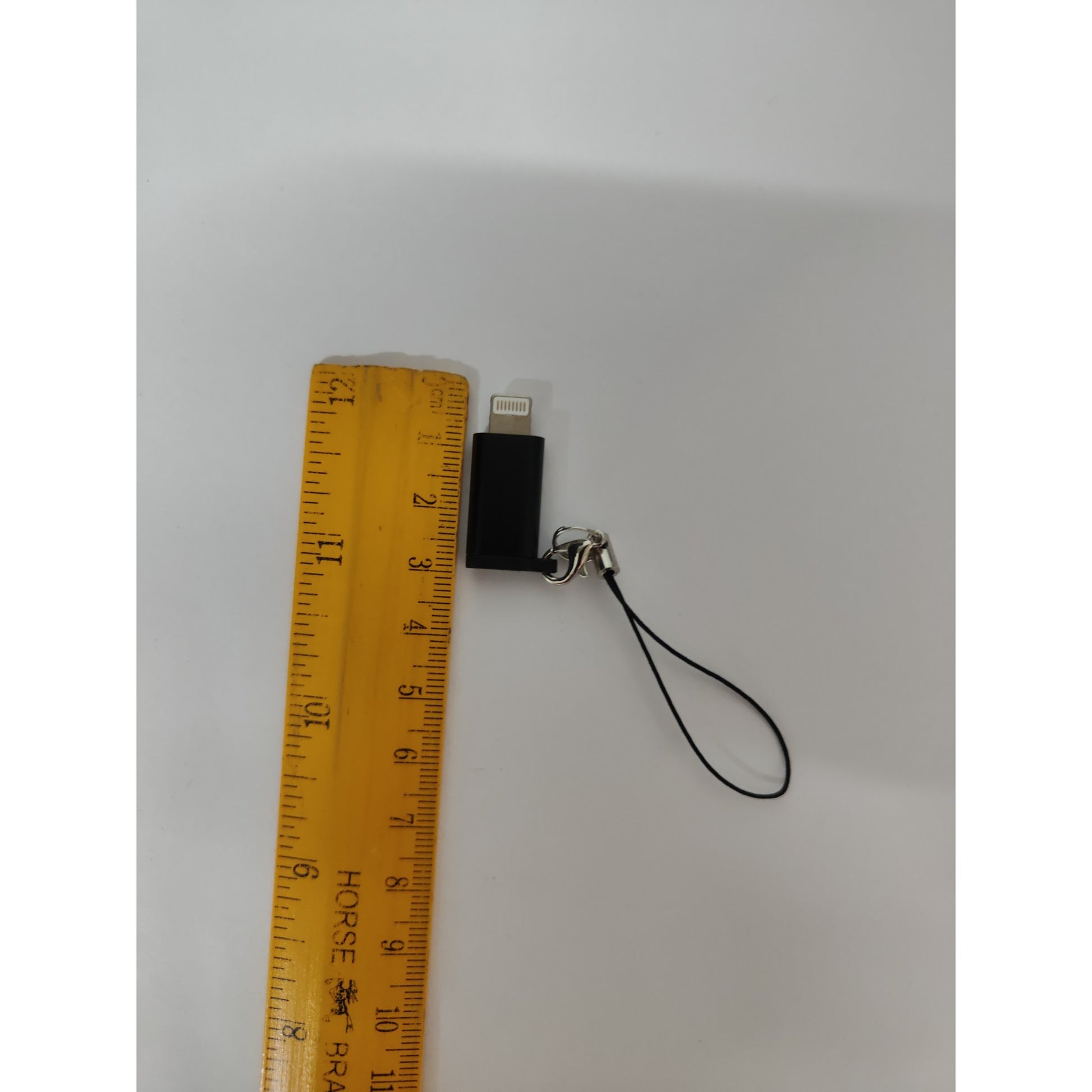 Adaptor USB-C Mama la Lightning Tata, Convertor Date si Incarcare pentru iPhone, Carcasa Metalica cu Agatatoare Breloc, Negru