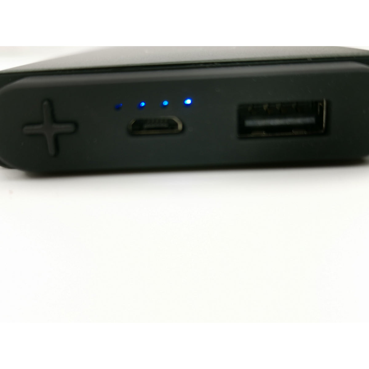 Acumulator Extern WUW-JLW Power Bank 6000 mAh, Incarcare Universala, Portabil, Material ABS si PC, Include Cablu Micro-USB 20 cm, Negru
