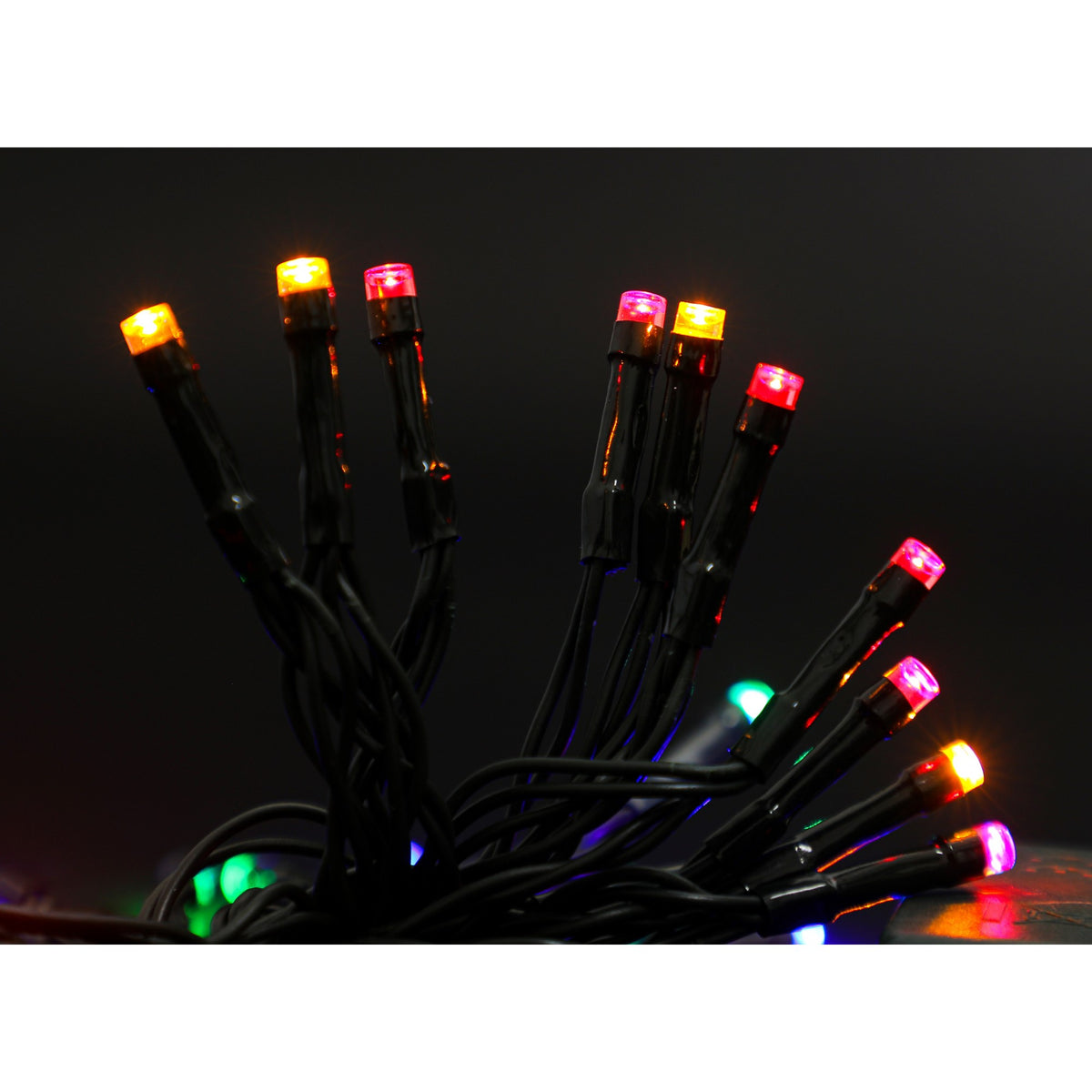 Instalatie de Craciun cu Baterii, Tip Liniar, 30 LED-uri, 2 Jocuri de Lumini cu Functie Flash, Fir Verde din Cupru, Interior, IP20, 3 m, Multicolor
