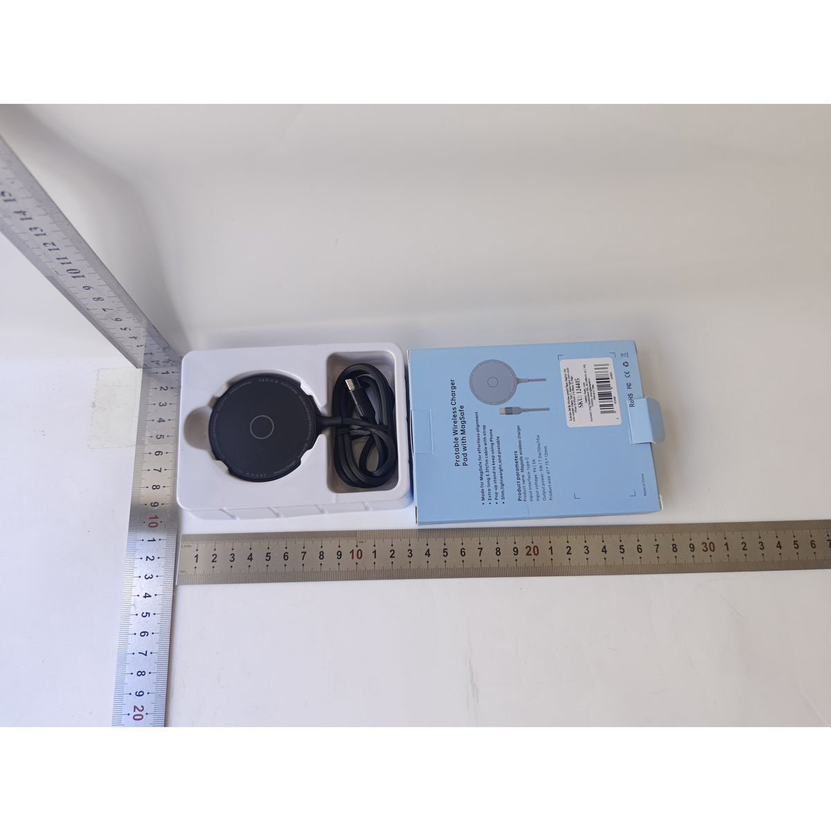 Încărcător Wireless MagSafe 15W, Portabil cu Funcție Suport și Conector USB-C, Compatibil iPhone Seria 14, 13, 12, ABS și PC, Cablu 1m inclus, Negru
