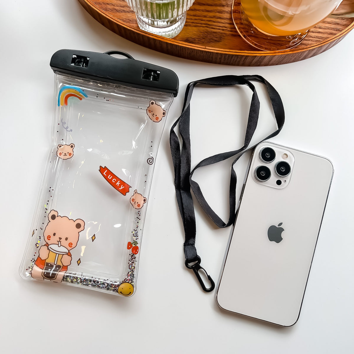 Husa Subacvatica Universala Lucky Bear, Protectie Waterproof IPX8 si Snowproof, Design cu Sclipici Glitter, Compatibila Touchscreen, Include Snur, Pentru Telefoane pana la 6.9 inch, Negru