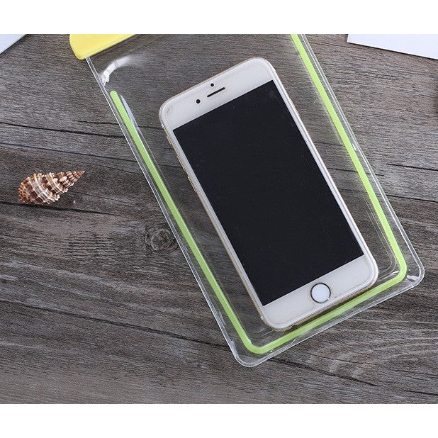 Husa Subacvatica Universala, Protectie Waterproof IPX8 si Snowproof, Margin Fosforescente, PVC Transparent, Ecran pana la 6.9 inch, Snur Inclus, Galben