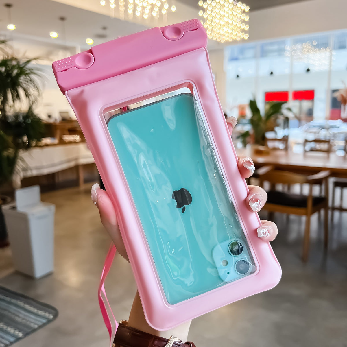 Husa Subacvatica Universala Matte Cushion, Protectie IPX8 Impermeabila si Anti-Soc, Compatibila Touch Screen pana la 6.9 Inch, PVC Transparent cu Snur inclus, Roz