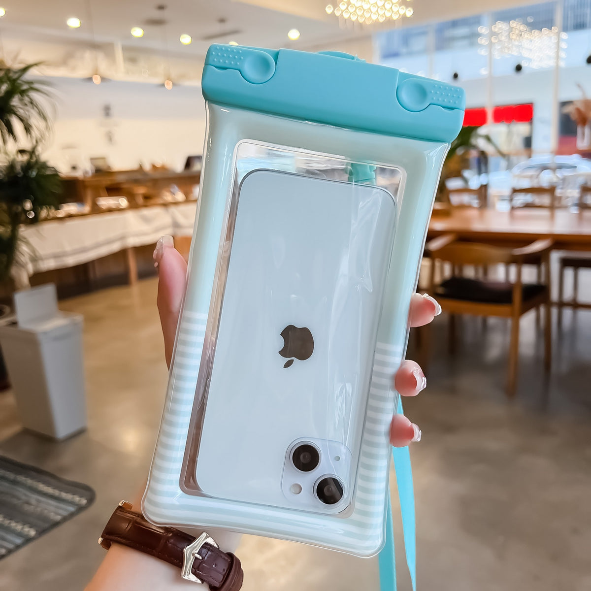 Husa Subacvatica Cushion Waterproof, Protectie Telefon si Documente, Rezistenta la Apa si Zapada, Design Dungat cu Snur de Gat, Model Universal, Verde Menta