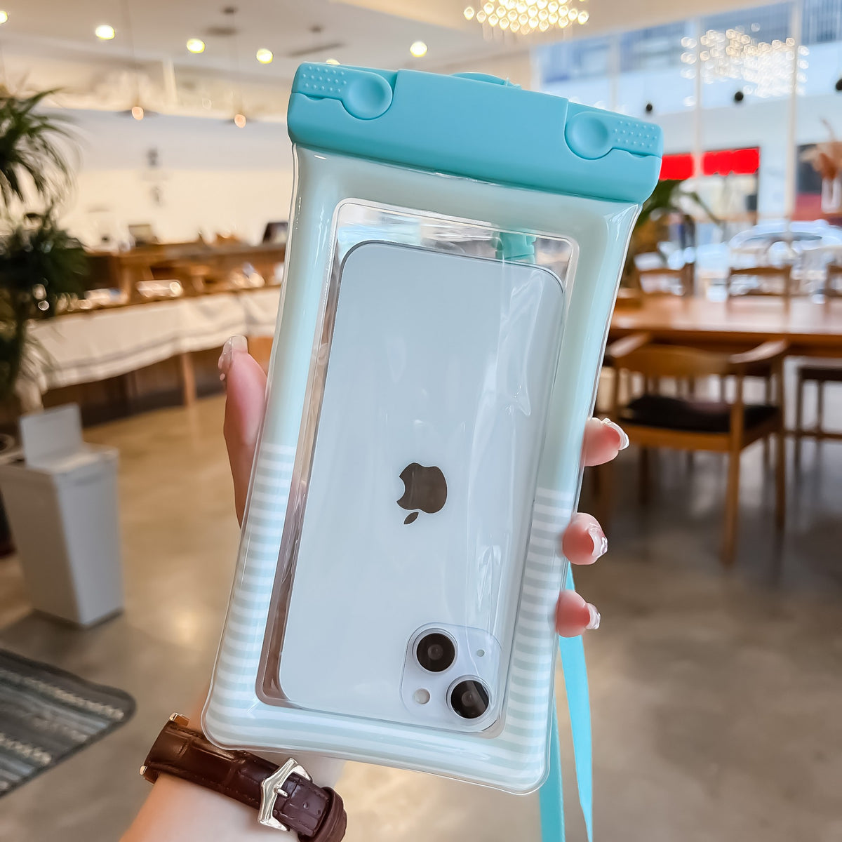 Husa Subacvatica Cushion Waterproof, Protectie Telefon si Documente, Rezistenta la Apa si Zapada, Design Dungat cu Snur de Gat, Model Universal, Verde Menta