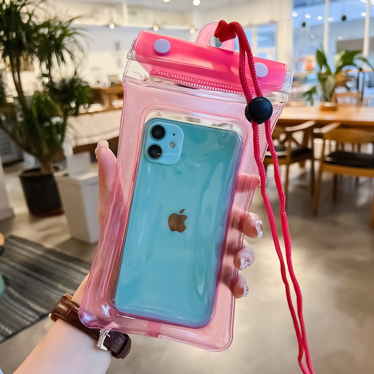 Husa Subacvatica Universala Impermeabila, Protectie Telefon si Documente IPX8, Transparenta cu Touch Screen, PVC, Roz